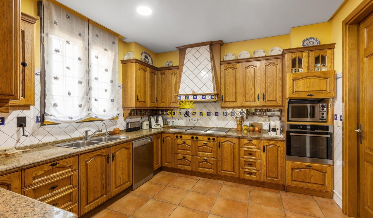 Resale - Villa - Torrevieja - La veleta