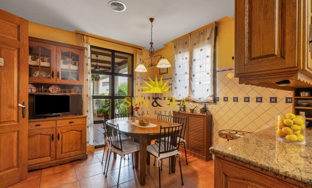 Resale - Villa - Torrevieja - La veleta