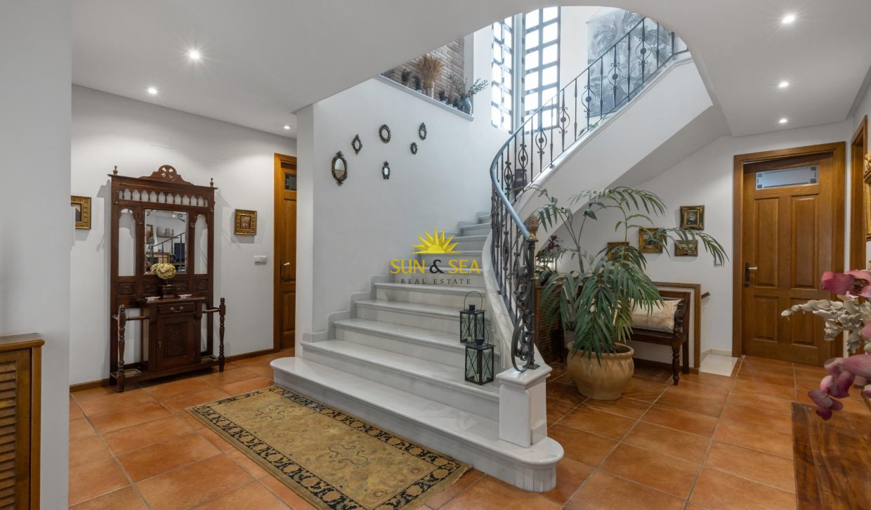 Resale - Villa - Torrevieja - La veleta