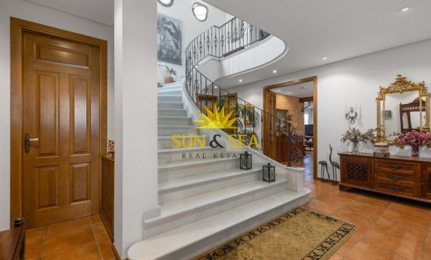 Resale - Villa - Torrevieja - La veleta