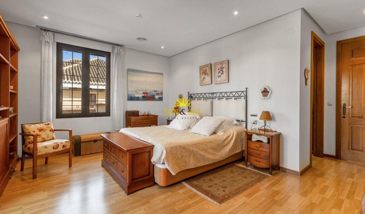 Resale - Villa - Torrevieja - La veleta