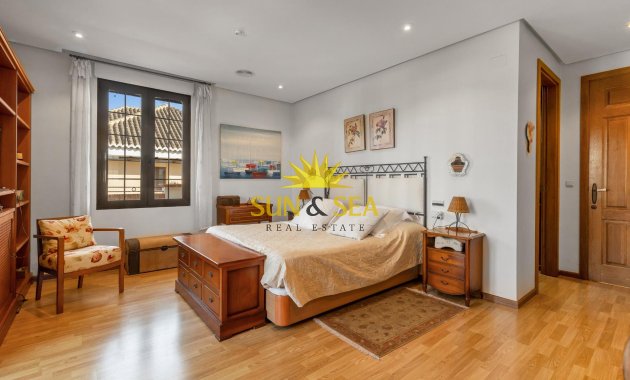 Resale - Villa - Torrevieja - La veleta
