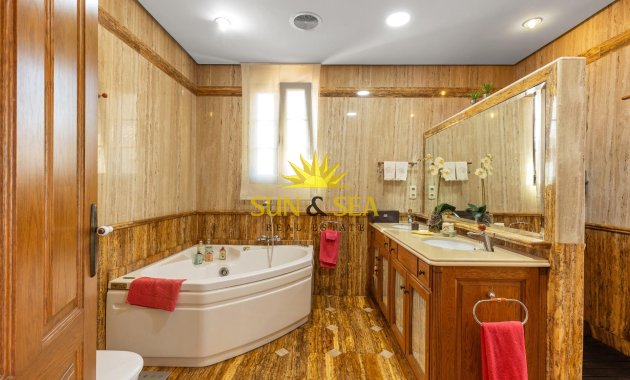 Resale - Villa - Torrevieja - La veleta