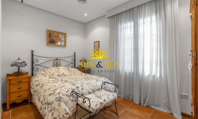 Resale - Villa - Torrevieja - La veleta