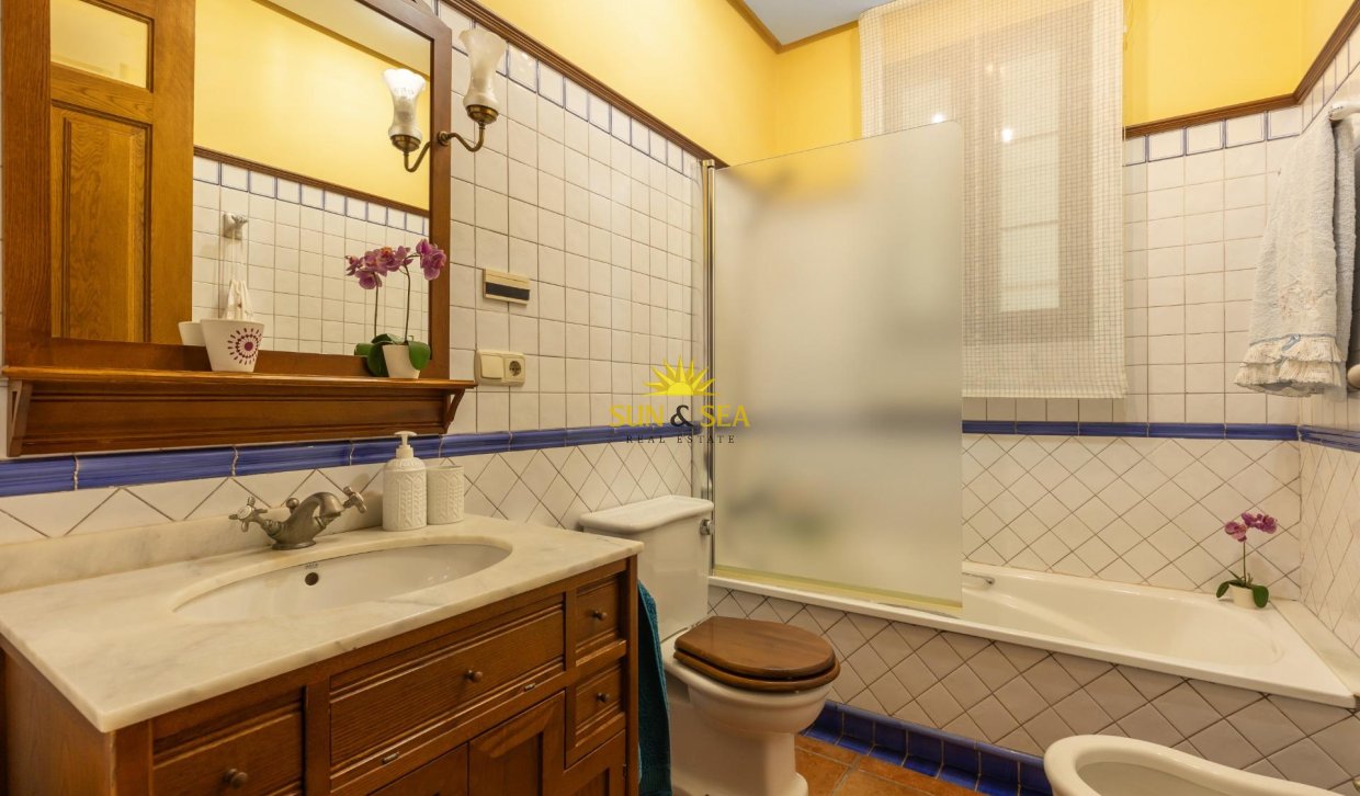 Resale - Villa - Torrevieja - La veleta
