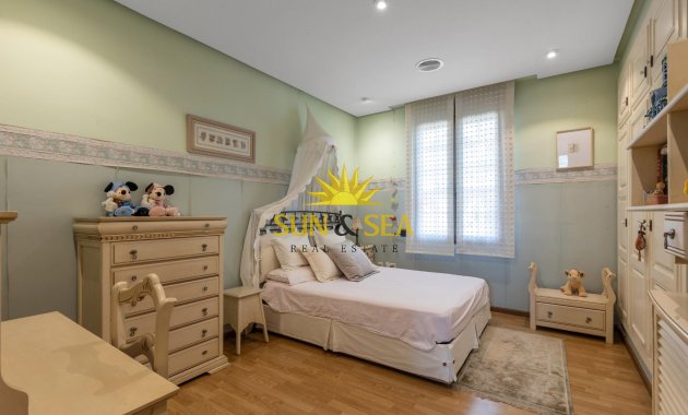 Resale - Villa - Torrevieja - La veleta