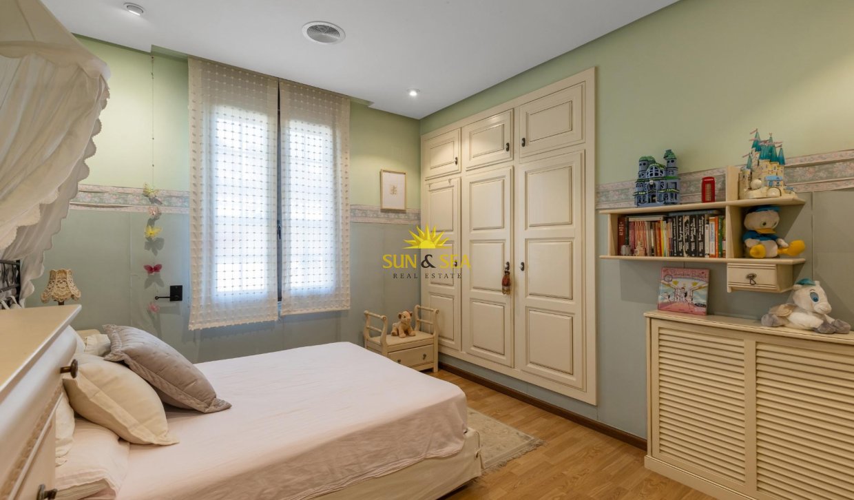 Resale - Villa - Torrevieja - La veleta