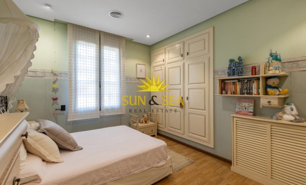 Resale - Villa - Torrevieja - La veleta