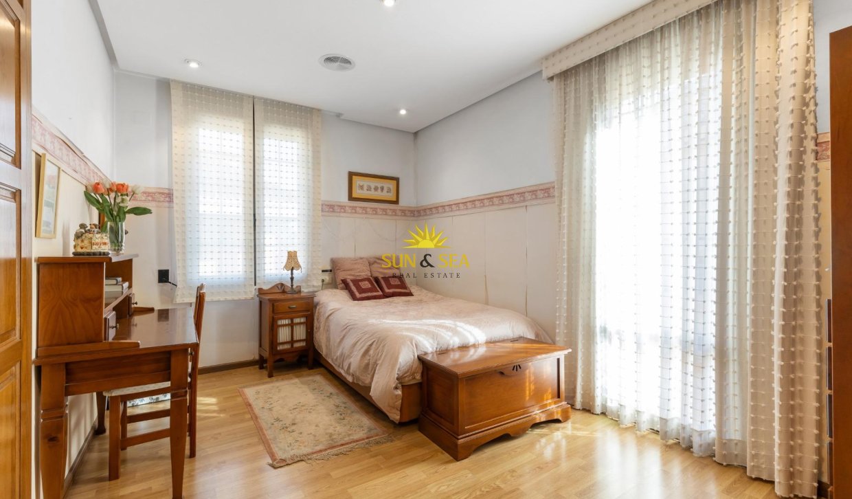 Resale - Villa - Torrevieja - La veleta