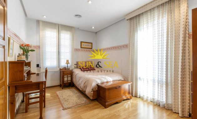 Resale - Villa - Torrevieja - La veleta