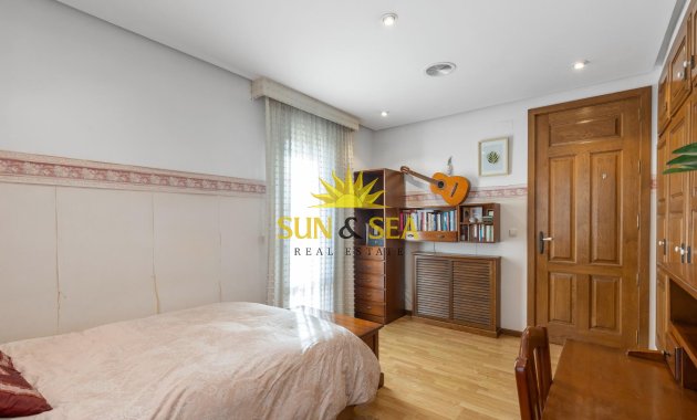 Resale - Villa - Torrevieja - La veleta