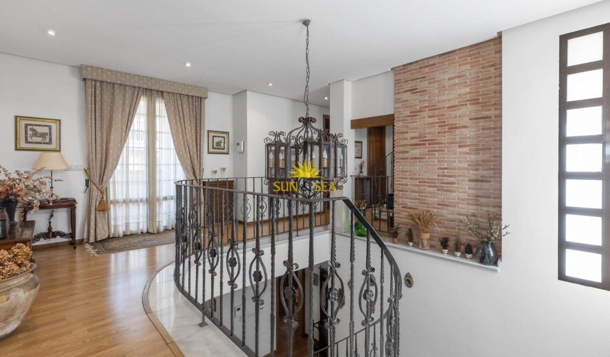 Resale - Villa - Torrevieja - La veleta
