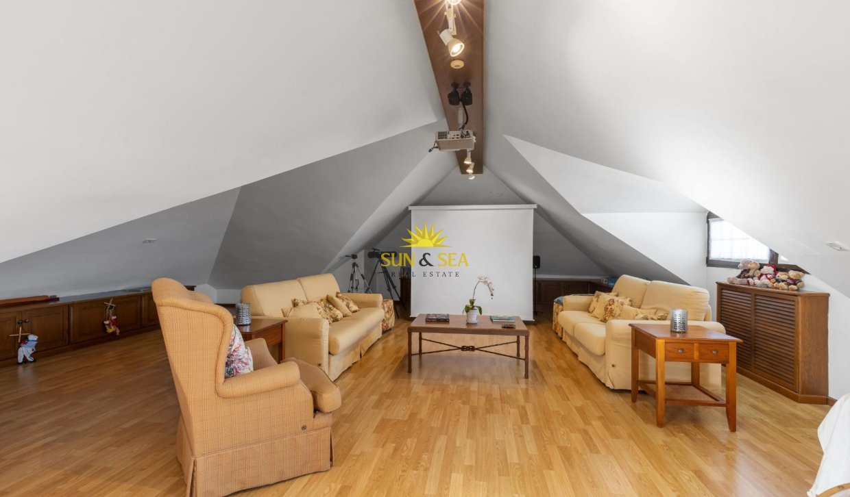 Resale - Villa - Torrevieja - La veleta