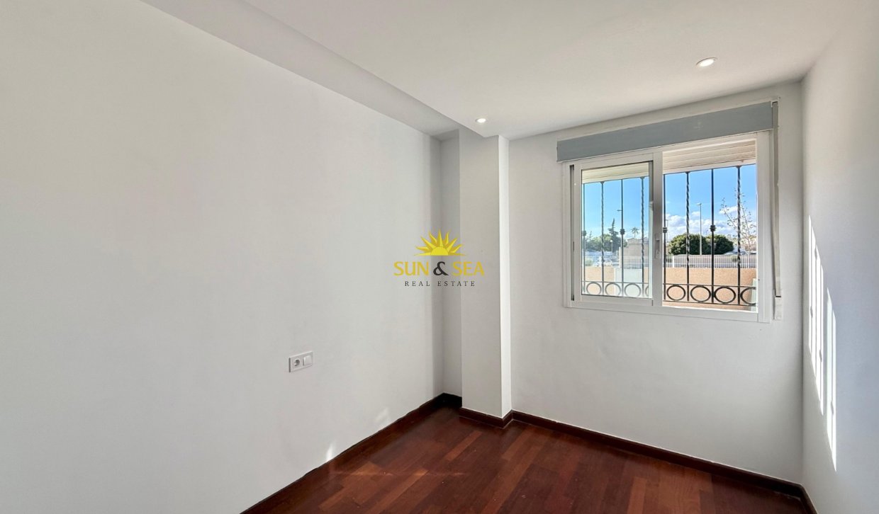 Resale - Ground Floor - Orihuela Costa - Punta Prima