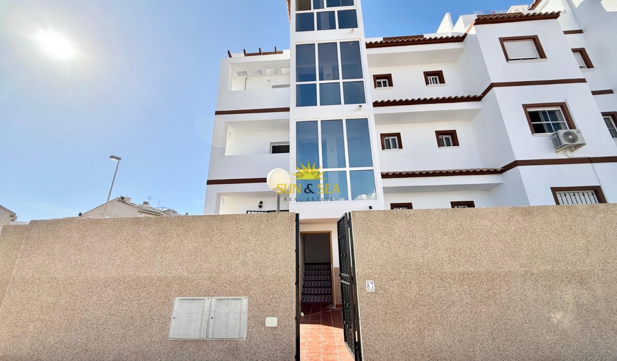 Resale - Ground Floor - Orihuela Costa - Punta Prima