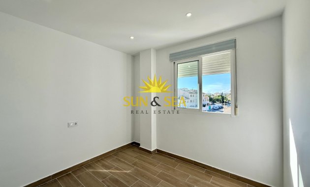 Resale - Apartment - Orihuela Costa - Punta Prima