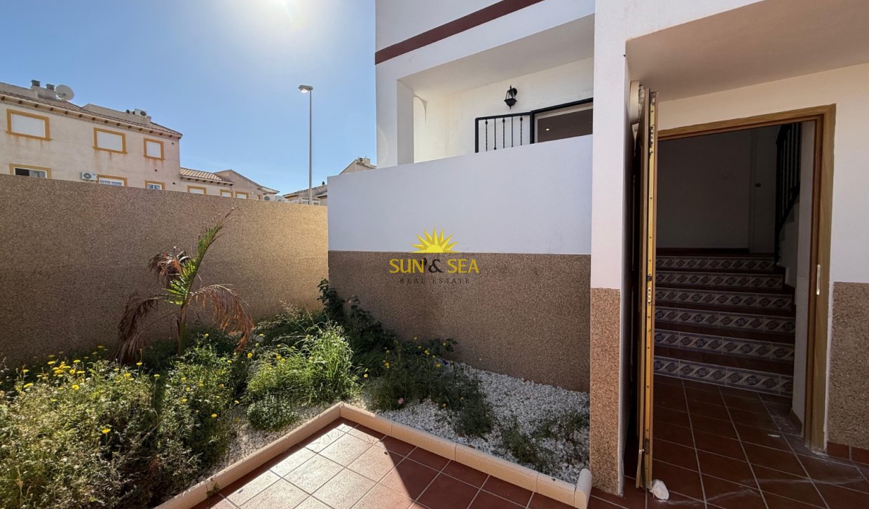 Resale - Apartment - Orihuela Costa - Punta Prima
