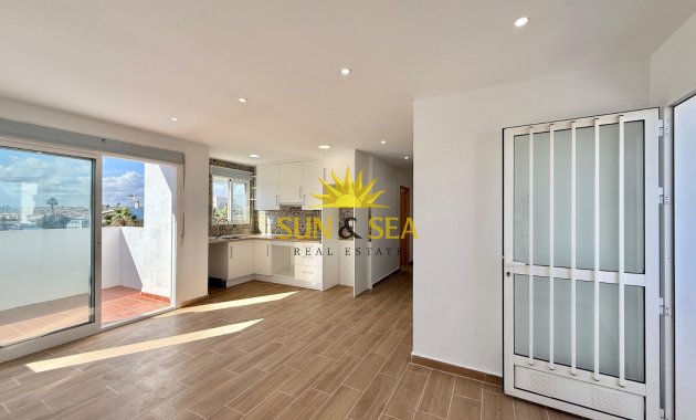 Resale - Apartment - Orihuela Costa - Punta Prima