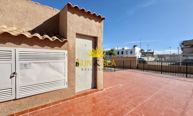 Resale - Apartment - Orihuela Costa - Punta Prima
