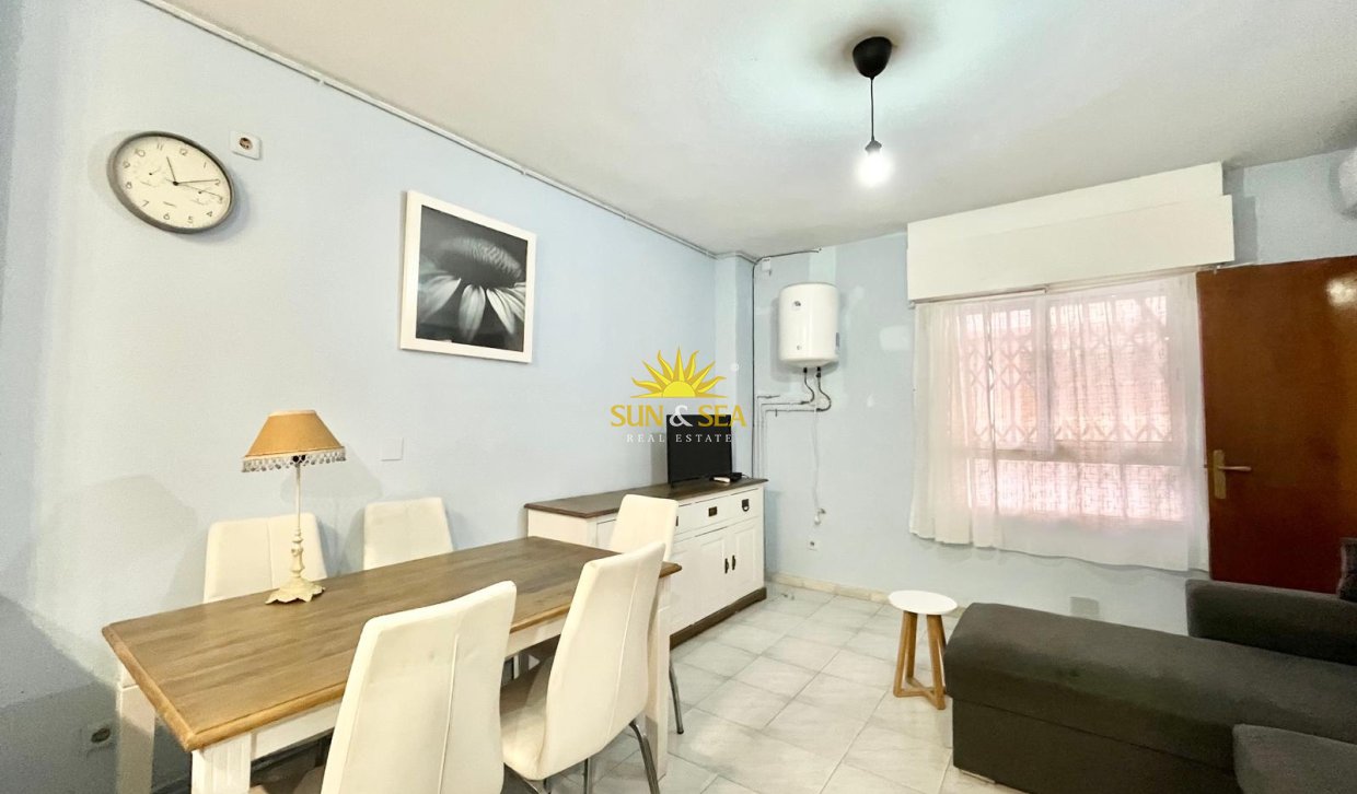 Alquiler a largo plazo - Apartamento - Torrevieja - Centro