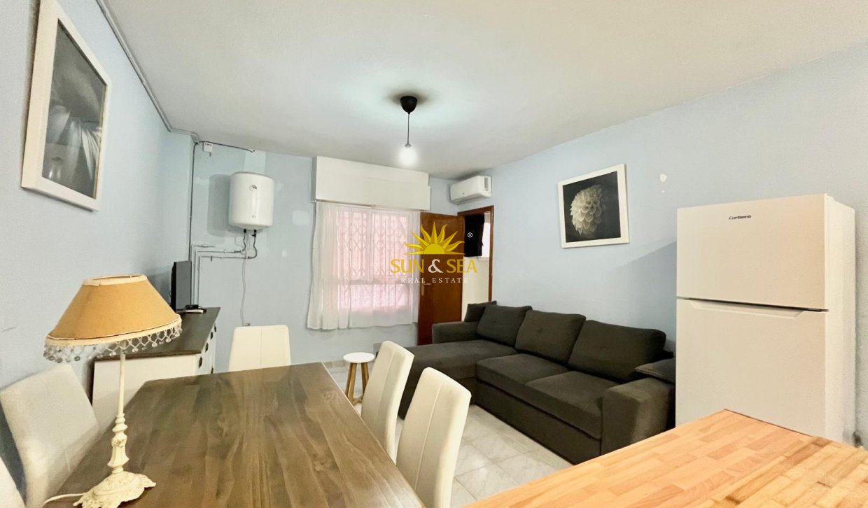 Alquiler a largo plazo - Apartamento - Torrevieja - Centro