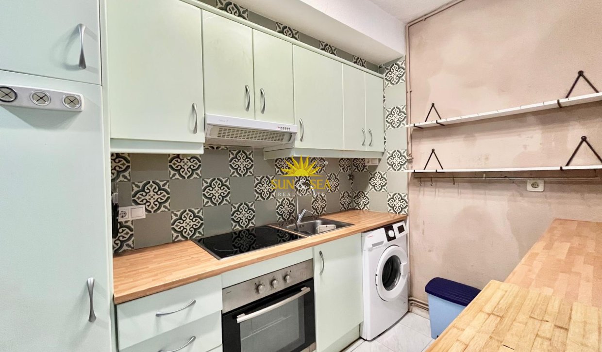 Alquiler a largo plazo - Apartamento - Torrevieja - Centro