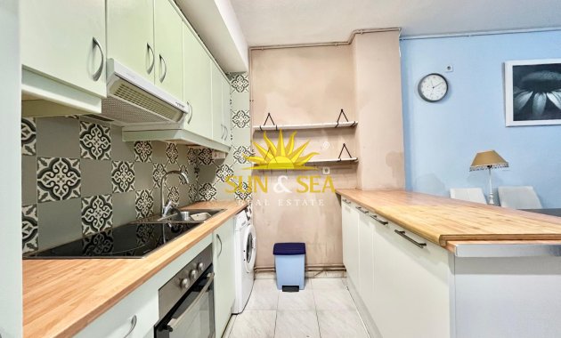Alquiler a largo plazo - Apartamento - Torrevieja - Centro