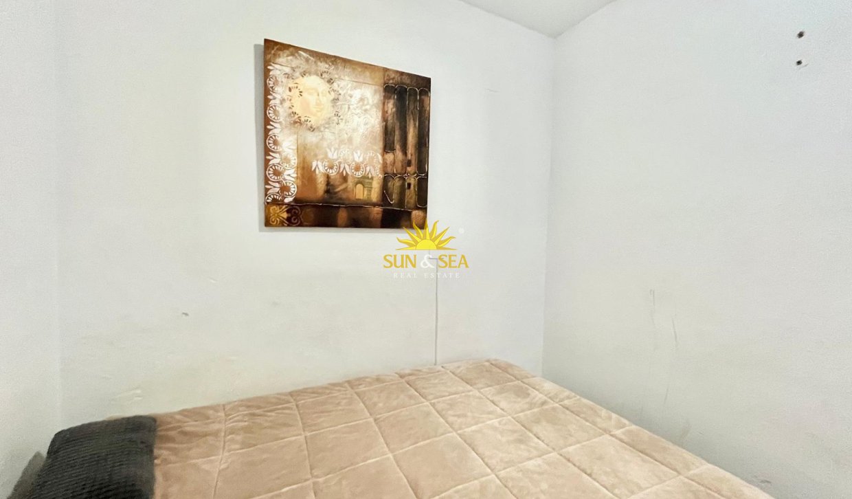 Alquiler a largo plazo - Apartamento - Torrevieja - Centro