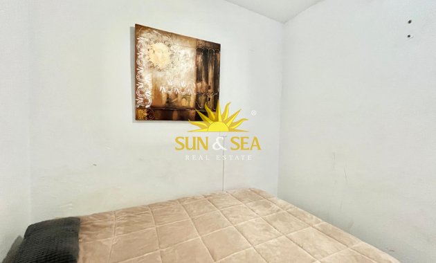 Alquiler a largo plazo - Apartamento - Torrevieja - Centro