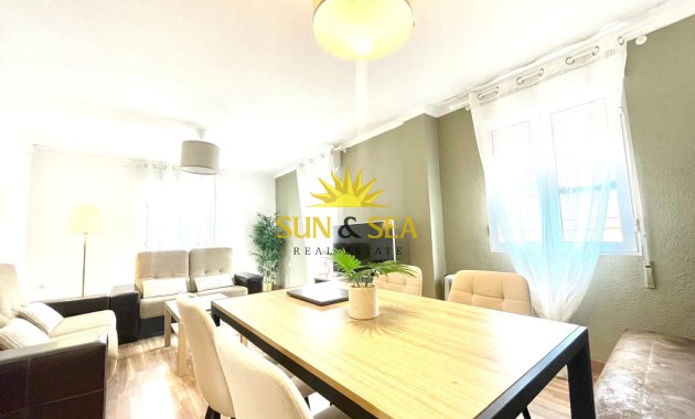Location à long terme - Appartement - Santa Pola - Centro