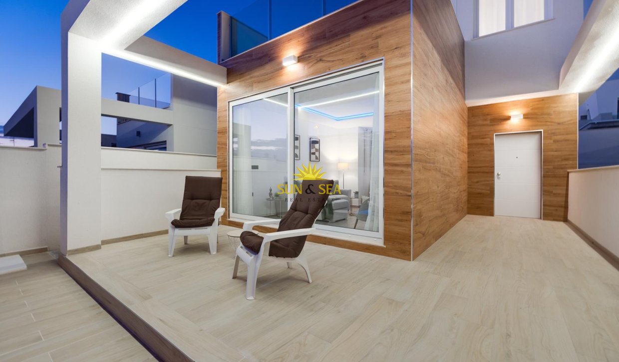 Reventa - Chalet - Torrevieja - Aguas Nuevas