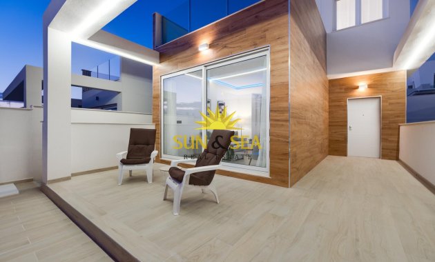 Reventa - Chalet - Torrevieja - Aguas Nuevas