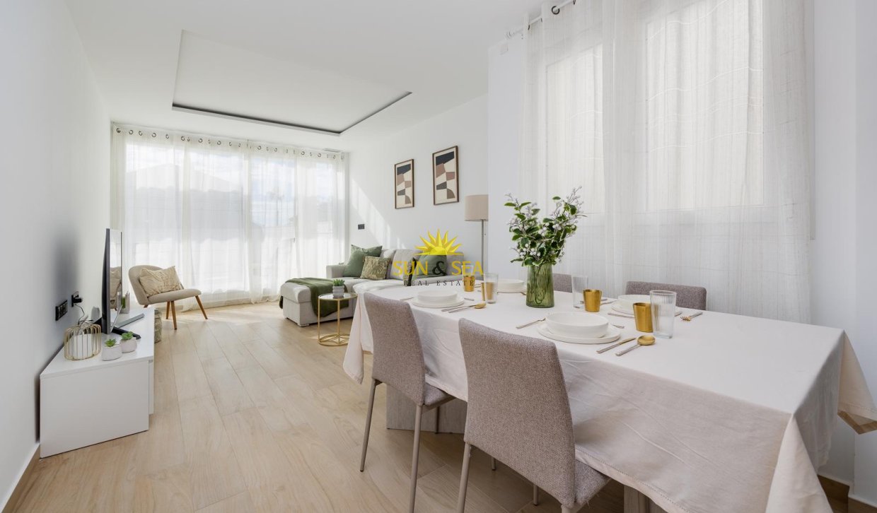 Reventa - Chalet - Torrevieja - Aguas Nuevas