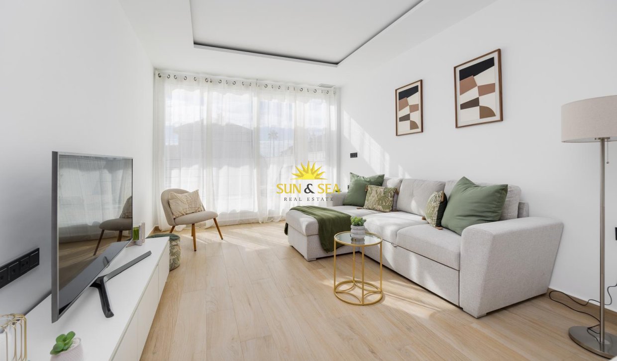 Reventa - Chalet - Torrevieja - Aguas Nuevas