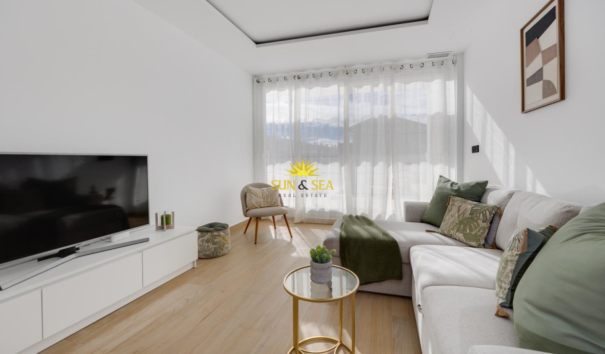 Reventa - Chalet - Torrevieja - Aguas Nuevas