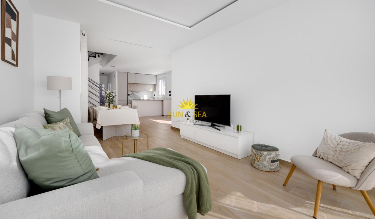 Reventa - Chalet - Torrevieja - Aguas Nuevas