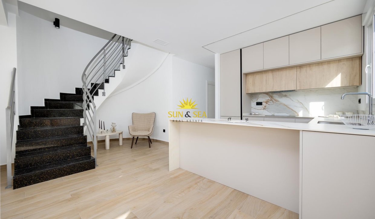 Reventa - Chalet - Torrevieja - Aguas Nuevas