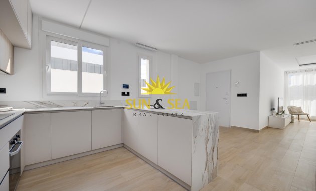 Reventa - Chalet - Torrevieja - Aguas Nuevas