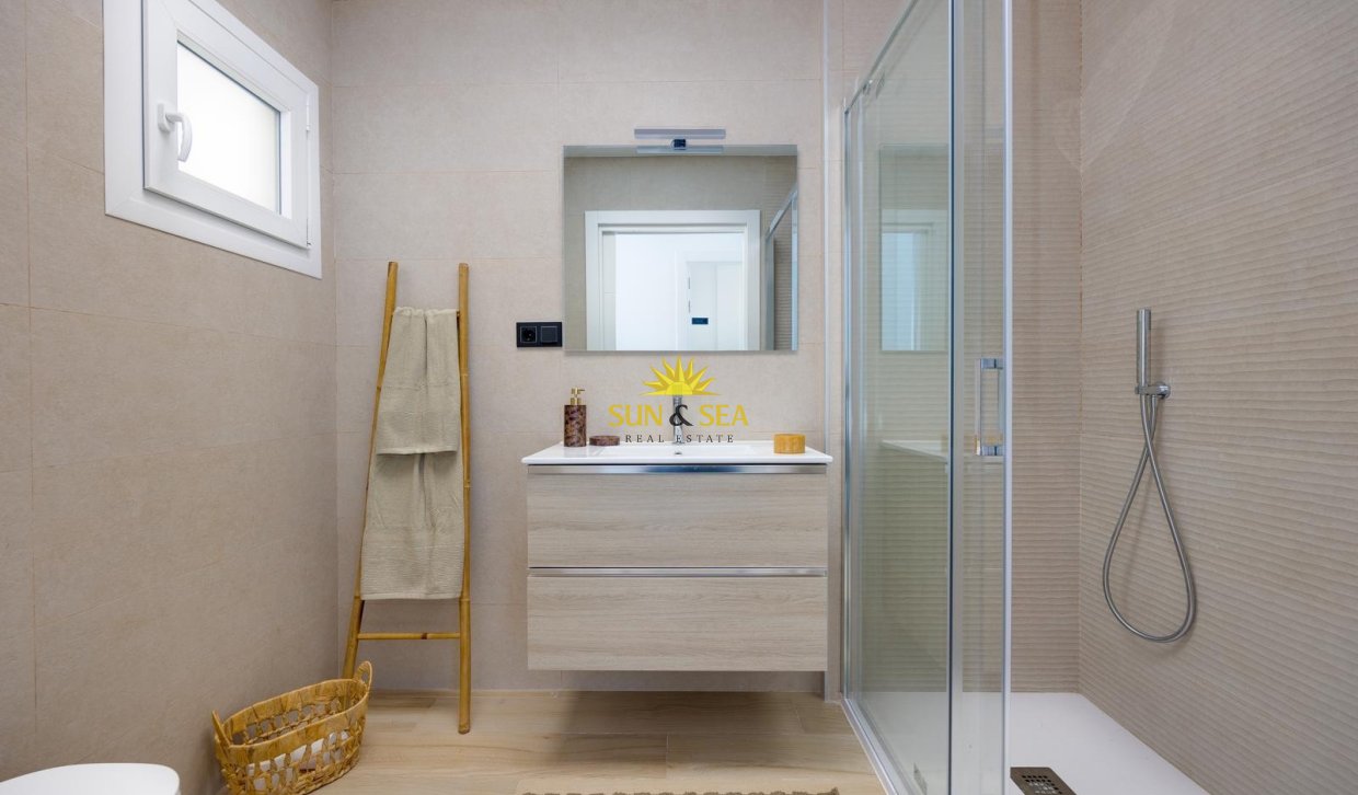 Reventa - Chalet - Torrevieja - Aguas Nuevas