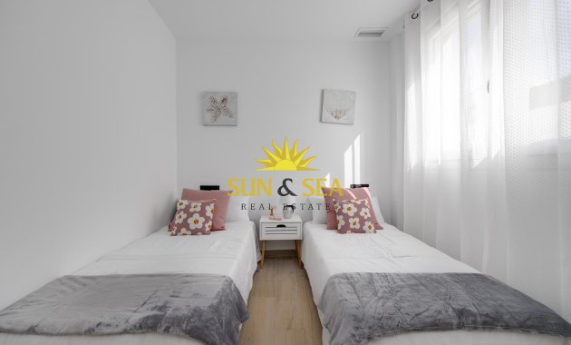 Reventa - Chalet - Torrevieja - Aguas Nuevas