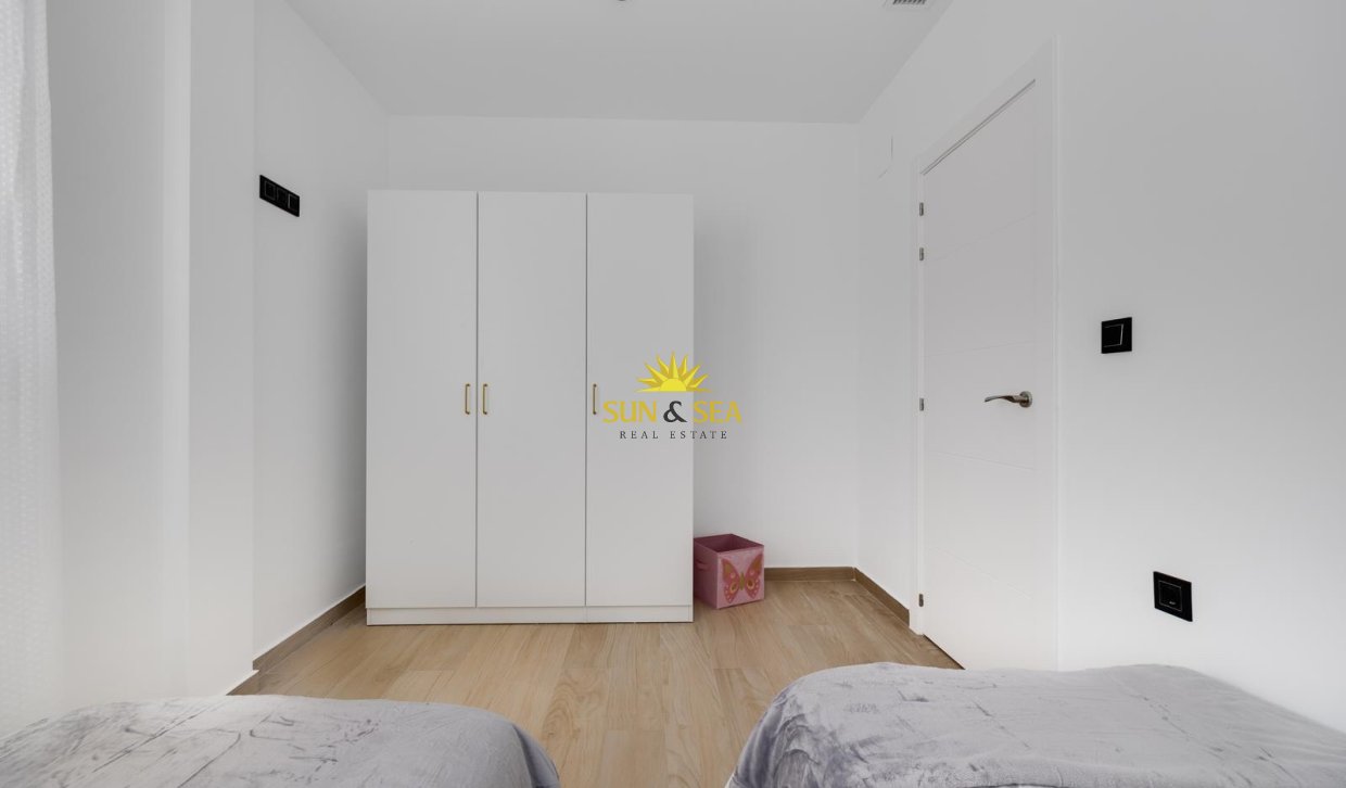 Reventa - Chalet - Torrevieja - Aguas Nuevas