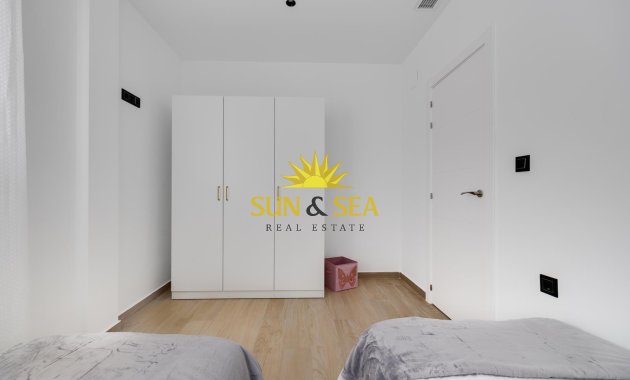 Reventa - Chalet - Torrevieja - Aguas Nuevas