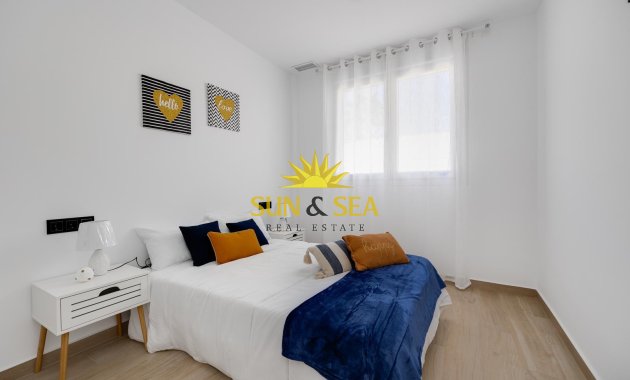 Reventa - Chalet - Torrevieja - Aguas Nuevas
