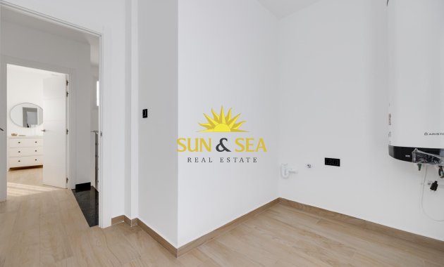 Reventa - Chalet - Torrevieja - Aguas Nuevas
