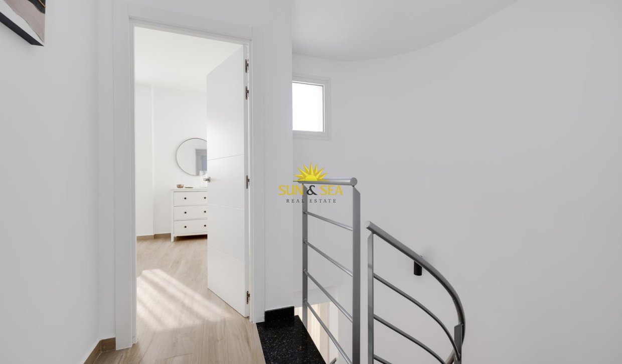 Reventa - Chalet - Torrevieja - Aguas Nuevas