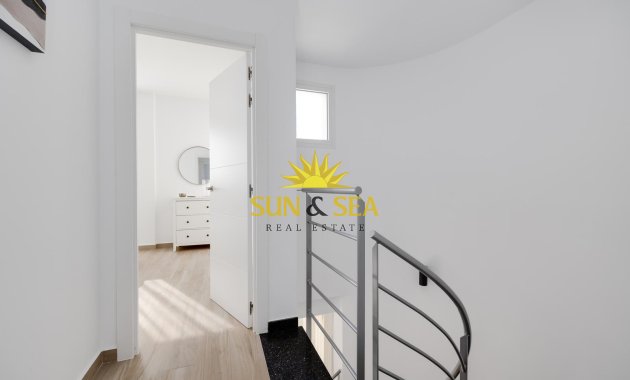 Reventa - Chalet - Torrevieja - Aguas Nuevas