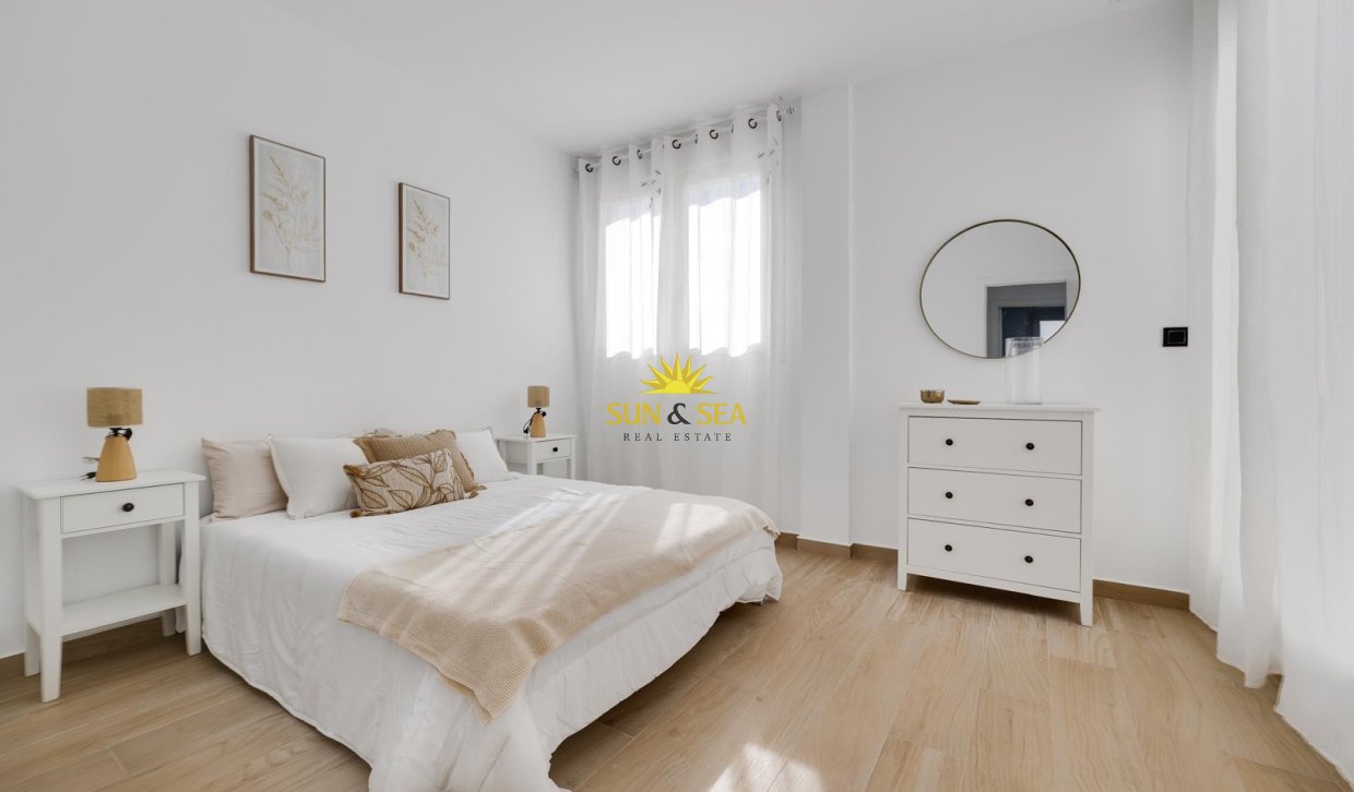 Reventa - Chalet - Torrevieja - Aguas Nuevas