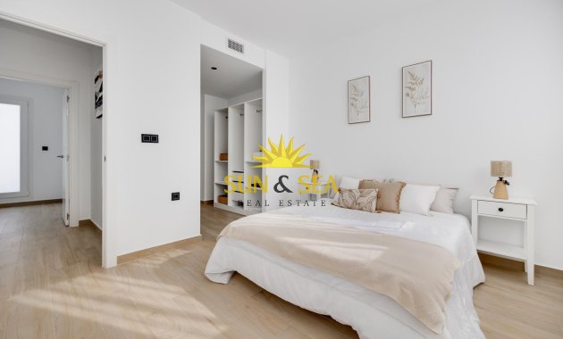 Reventa - Chalet - Torrevieja - Aguas Nuevas