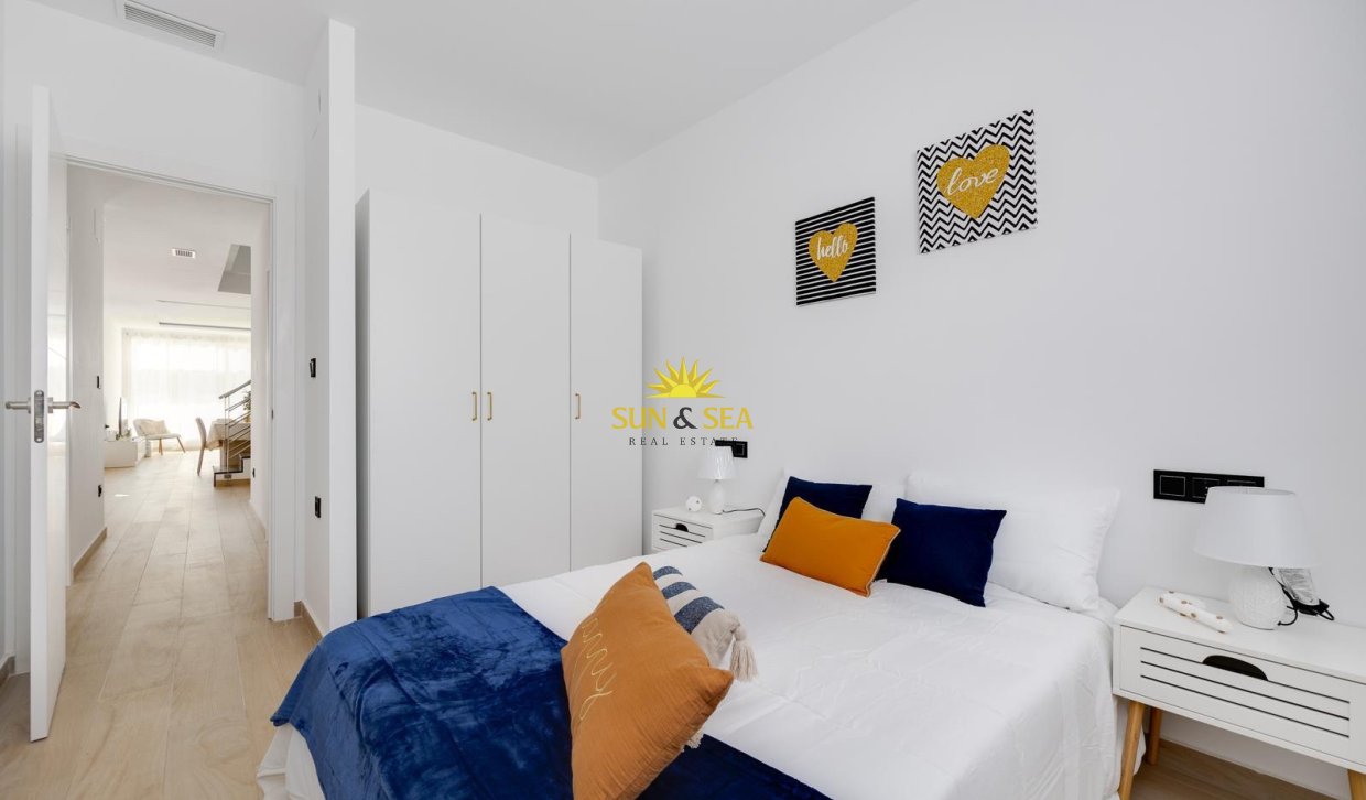 Reventa - Chalet - Torrevieja - Aguas Nuevas