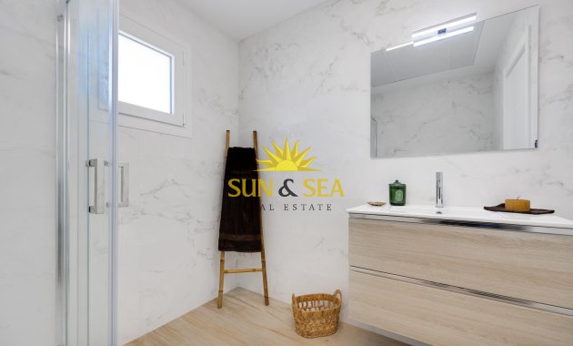 Reventa - Chalet - Torrevieja - Aguas Nuevas